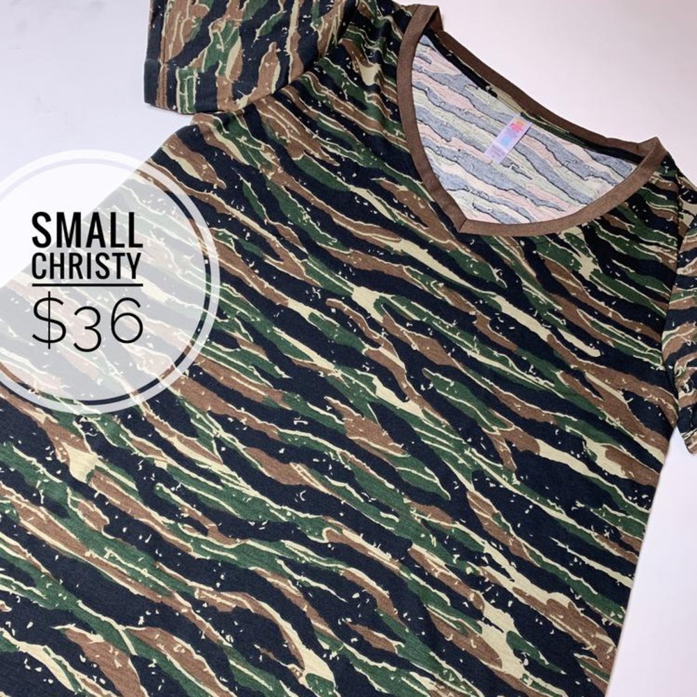 BNWT Lularoe Christy Tee